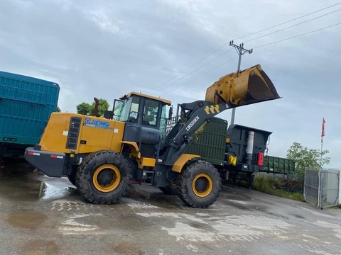 Cho Thuê Máy Xúc Lật dung tích gầu 1.7 đến 4.2 m3