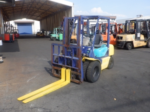 Xe nâng Komatsu 2,5 tấn FD25W-14 số sàn lốp kép gật gù Nhập Nhật