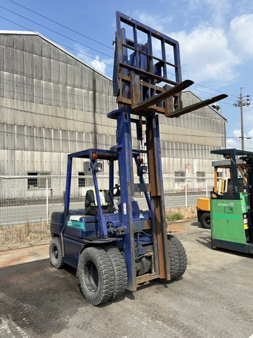 Xe nâng 3 tấn Komatsu FD30-11 số sàn, lốp kép, gật gù Nhập Nhật