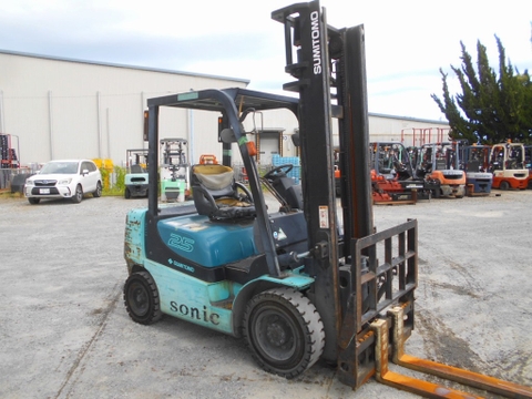 Xe nâng 2,5 tấn Sumitomo số tự động đời cao, nâng cao 4m, có cơ cấu gật gù