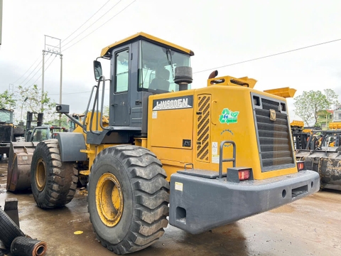 Xúc lật cũ XCMG LW500FN gầu 3,5 m3 đời 2017 nguyên bản, hoạt động ít