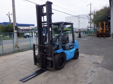 Xe nâng 3 tấn TOYOTA 7FD30 số sàn, tháp 4.5m, dịch giá Nhập Nhật