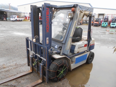 xe nâng 2 tấn Komatsu FD20-11 Nhật bãi. Xe đẹp, giá rẻ