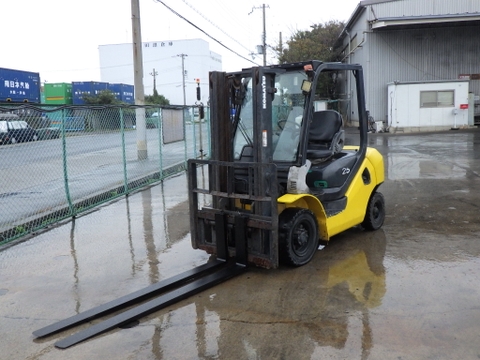 Xe nâng Komatu FD25T-16 sức nâng 2,5 tấn, dịch giá Nhập Nhật