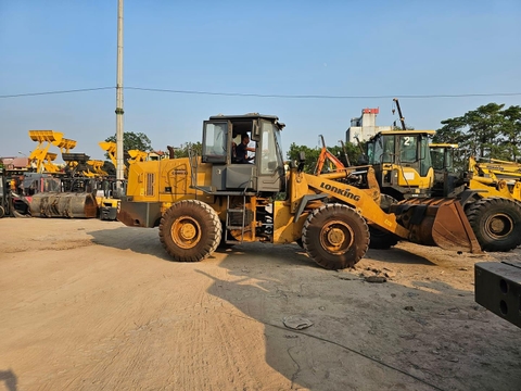 Máy xúc lật cũ gầu 2,2 m3 LONKING 833 sản xuất năm 2020 nguyên bản