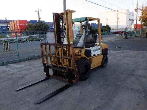 Xe Nâng 3 Tấn Komatsu FD30-11 số sàn, gật gù, máy đen Nhập Nhật Giá tốt