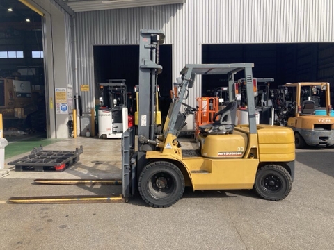 Xe nâng 3 tấn Mitsubishi FD30 số tự động, dịch giá, tháp 4m