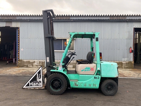 Xe nâng 3 tấn Mitsubishi FD30 số sàn, dịch giá tháp 4m Nhật xe