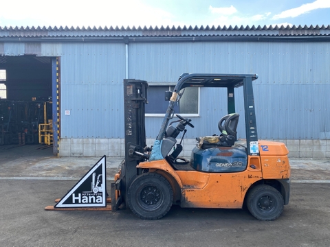Xe nâng 2,5 tấn TOYOTA 7FD25 Số sàn mâm xoay