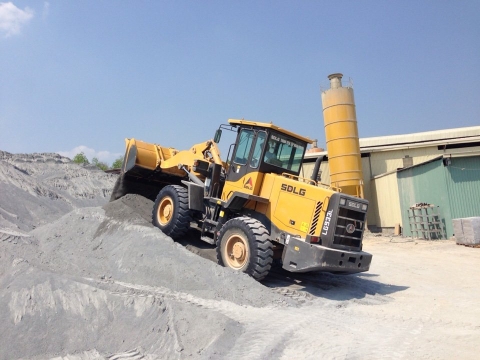 MÁY XÚC LẬT SDLG LG933L GẦU 1,8 M3. GIÁ RẺ NHẤT THỊ TRƯỜNG