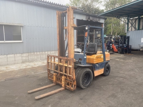 XE NÂNG DẦU TOYOTA 5FD25 74457 Hotline: 096.235.1368