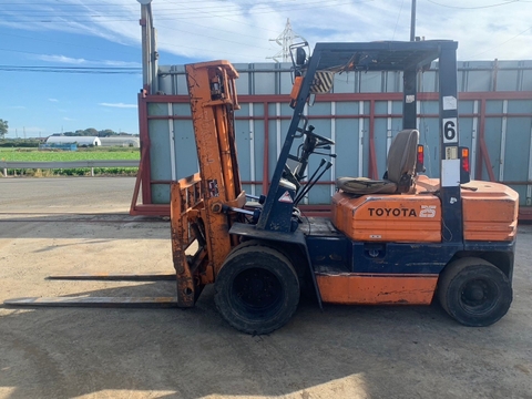 XE NÂNG DẦU TOYOTA 5FD25 22109 Hotline: 096.235.1368