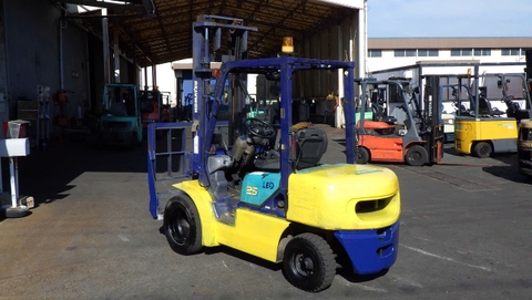 Xe nâng dầu 2.5 tấn Komatsu FD25C-12 gật gù lốp kép (Số sàn)
