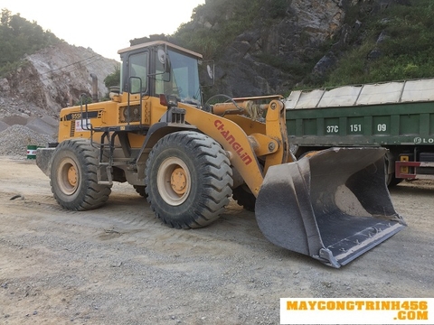 Cho thuê máy xúc lật gầu 3 m3