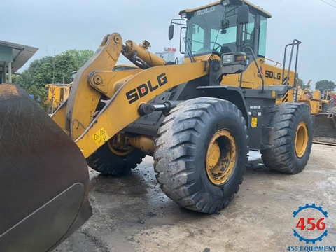 BÁN XÚC LẬT CŨ  SDLG LG953N GẦU 3,6 KHỐI. SẢN XUẤT 2017