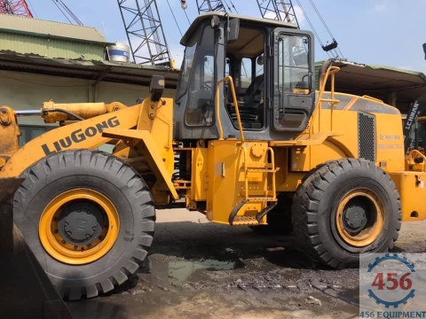 XÚC LẬT CŨ LIUGONG 50CN GẦU 3 KHỐI CẦN BÁN. SẢN XUẤT 2015.