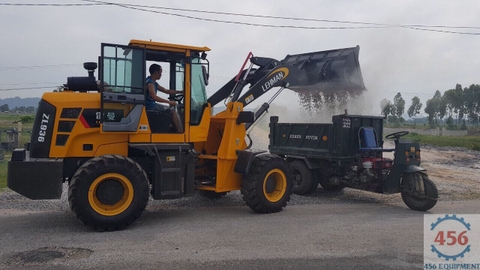 Máy xúc lật nhỏ gầu 1 khối Lehman 936. Giá rẻ nhất