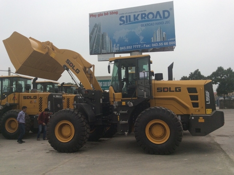 MÁY XÚC LẬT SDLG L956F DUNG TÍCH GẦU 3,6 M3. BẢO HÀNH 2 NĂM