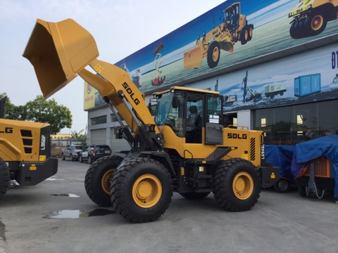 MÁY XÚC LẬT SDLG LG946L DUNG TÍCH GẦU 2,5 M3. BẢO HÀNH 2 NĂM