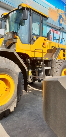 MÁY XÚC LẬT SDLG L956FH DUNG TÍCH GẦU 4,2 -4,5  M3. BẢO HÀNH 2 NĂM