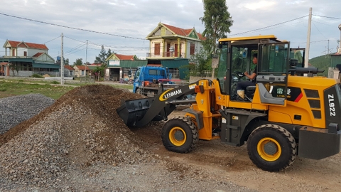 Bán Máy xúc lật nhỏ gầu 0,8 khối Lehman 922. Giá rẻ nhất