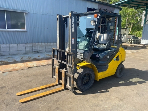 XE NÂNG KOMATSU FD25T-17 326428 LH:096.235.1368