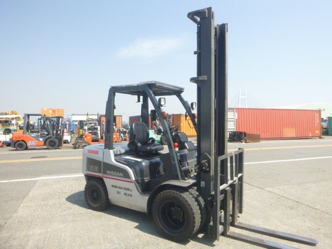 XE NÂNG DẦU NISSAN  YG1F2A35 002456  LH:096.235.1368