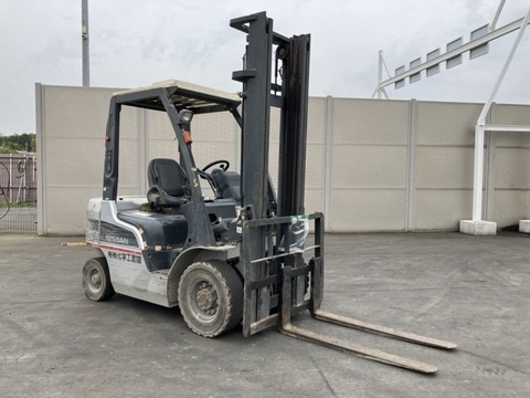 XE NÂNG DẦU NISSAN Y1F2M20 003596