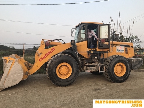 Bán xúc lật cũ gầu 3 m3 năm 2016 Changlin 955
