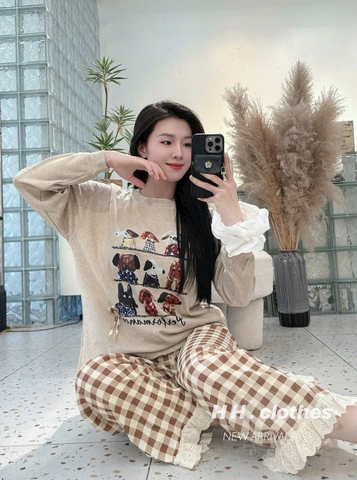 - BỘ NỮ TĂM NHUNG HÌNH CHÓ QUẦN KẺ PHỐI REN