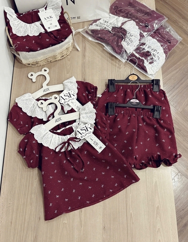 - BỘ ĐŨI BÉ GÁI ĐỎ NƠ TRẮNG CỔ REN