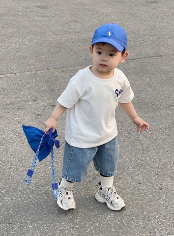 - BỘ ĐÙI BÉ TRAI ÁO TRẮNG SMILE QUẦN BÒ