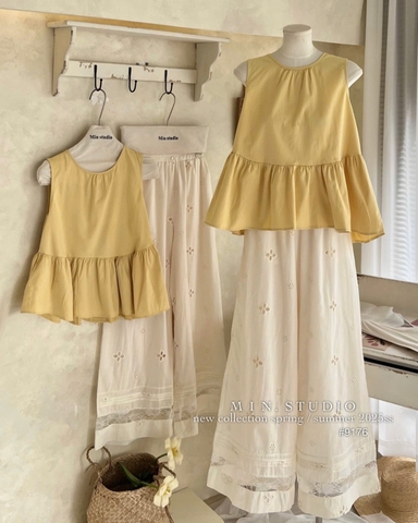 Hang đẹp - BỘ PELUM VÀNG XN QUẦN SUÔNG BE HOA ĐỤC LỖ