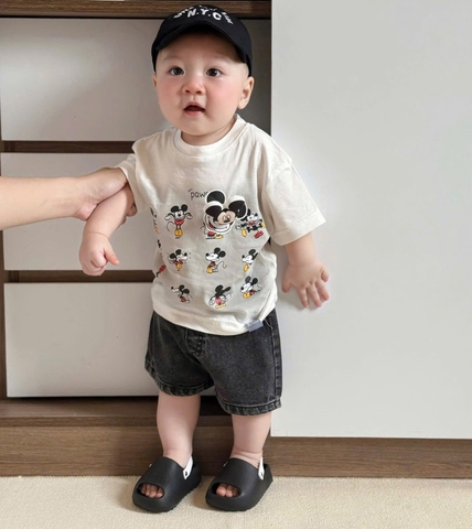 - BỘ ĐÙI BÉ TRAI ÁO TRẮNG MICKEY QUẦN BÒ