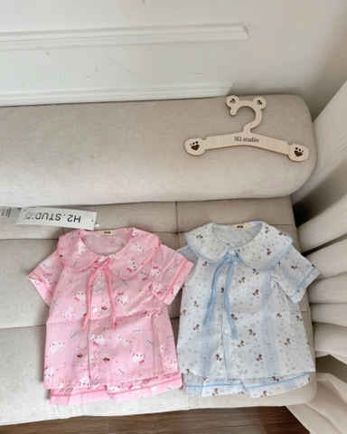 - SET 2 BỘ PYJAMA BÉ GÁI MÈO HOA NHÍ xanh hồng