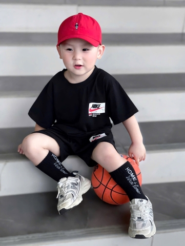 - BỘ ĐÙI BÉ TRAI MÀU ĐEN NIKE