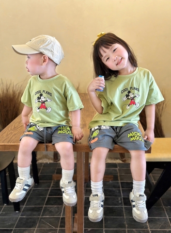 - BỘ ĐÙI BÉ TRAI ÁO XANH MICKEY COOL PLANS QUẦN XÁM