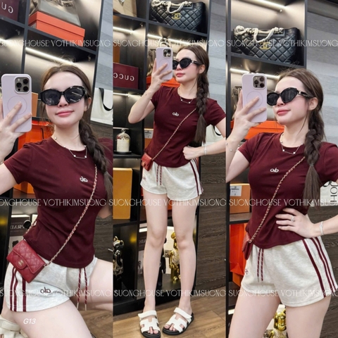 - BỘ ĐÙI NỮ ÁO ĐỎ alo QUẦN XÁM VIỀN