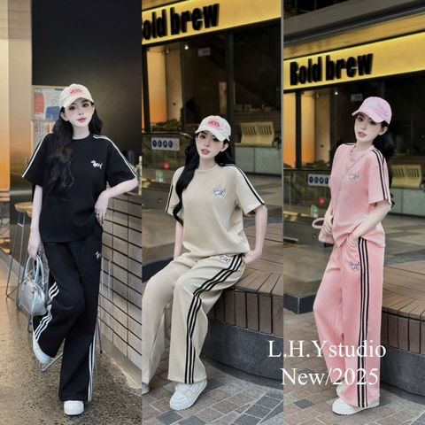 - BỘ NỮ ÁO CỘC CHÓ THOM QUẦN SUÔNG SỌC