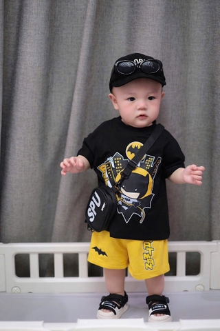 - BỘ ĐÙI BÉ TRAI ÁO ĐEN BATMAN QUẦN VÀNG