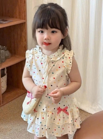 - VÁY BÉ GÁI CHẤM BI CỔ VAI BÈO ĐÍNH NƠ