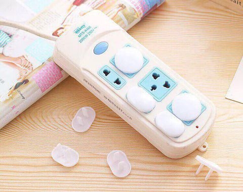 Combo 7 nút che ổ điện (5 nút bịt 2 chấu và 2 nút bịt ổ điện 3 chấu) (an toàn cho bé)