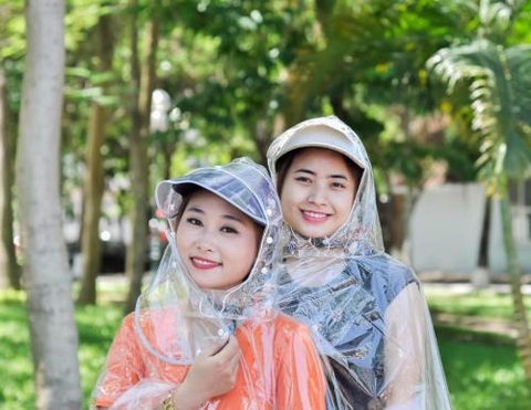 Áo mưa đôi trong suốt nhựa vi sinh 2 đầu - Áo mưa gia đình