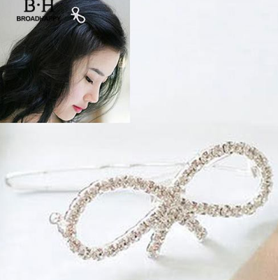 Cặp Kẹp tóc bướm đính đá pha lê thời trang, sang trọng, quý phái dành cho mẹ và bé