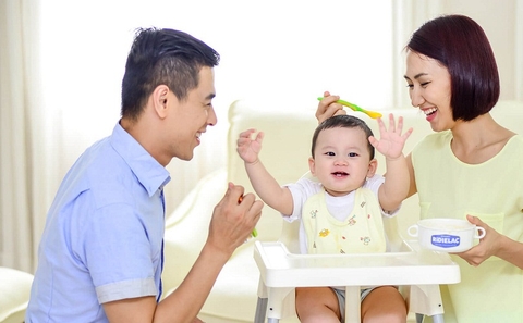 Ăn dặm – bước tự lập đầu đời