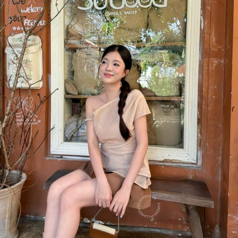 ÁO LỆCH VAI RÚT EO ZAREEN VOA142