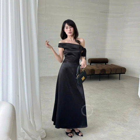 ĐẦM LỤA LỆCH VAI DÁNG DÀI ZAREEN DAX124