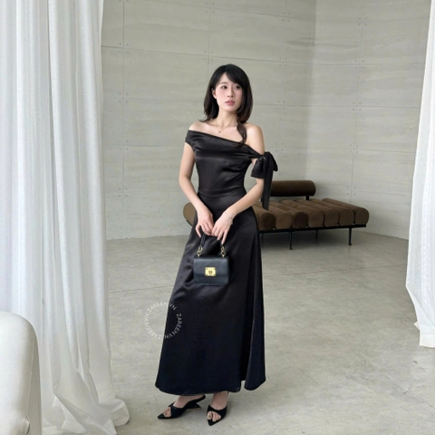 ĐẦM LỤA LỆCH VAI DÁNG DÀI ZAREEN DAX124
