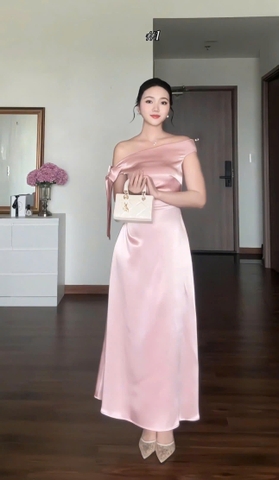 ĐẦM LỤA LỆCH VAI DÁNG DÀI ZAREEN DAX124