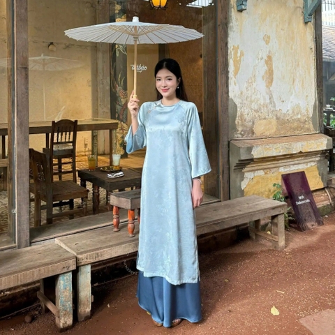 ÁO DÀI VÂN TỬ LỤA CỔ TRÒN ĐÍNH NÚT BƯỚM ZAREEN ADI10